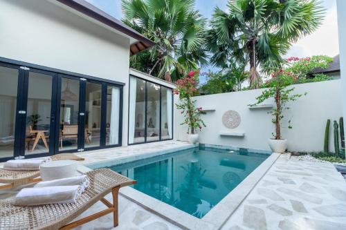 Mediterranean Oasis Villa Romantic Pool & Sunsets — 4-Star Luxury Hotel in Canggu, Indonesia