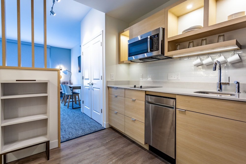 TownePlace Suites by Marriott Raleigh University Area - photo 38