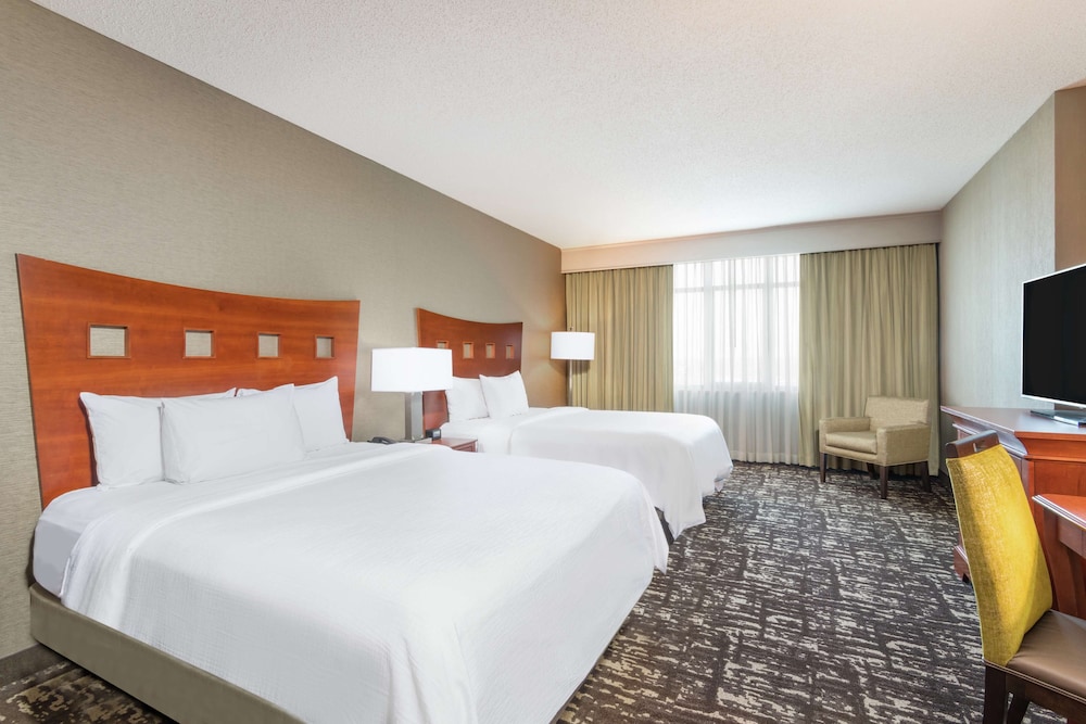 Embassy Suites by Hilton St. Louis St. Charles - photo 10