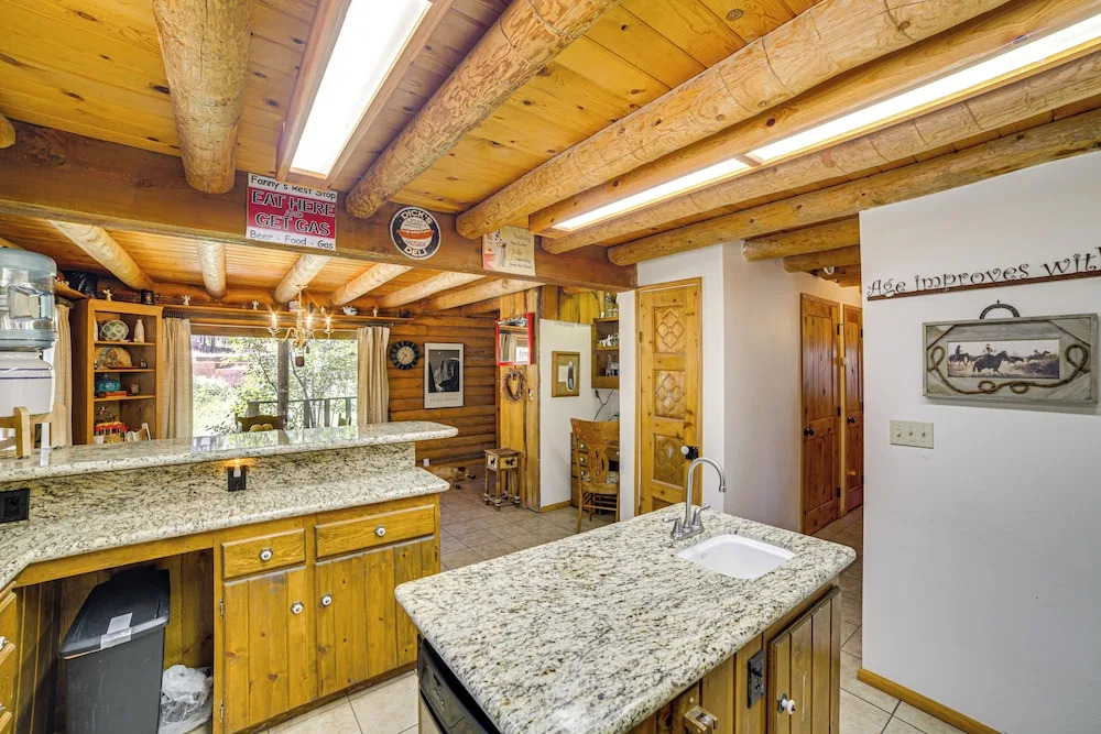 Pine Mountain Club Log Cabin w Resort Amenities - photo 16