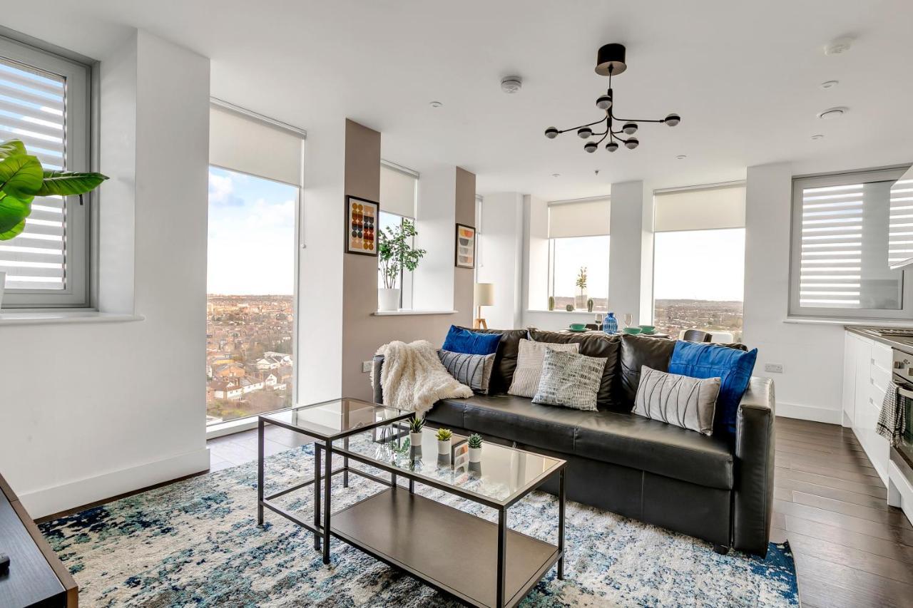 Last Minute Escape l Sleeps Up to 6 l Stylish City Views Near Station by Capital Retreat Short lets & Serviced Accommodations — 4-Star Luxury Hotel in London, United Kingdom