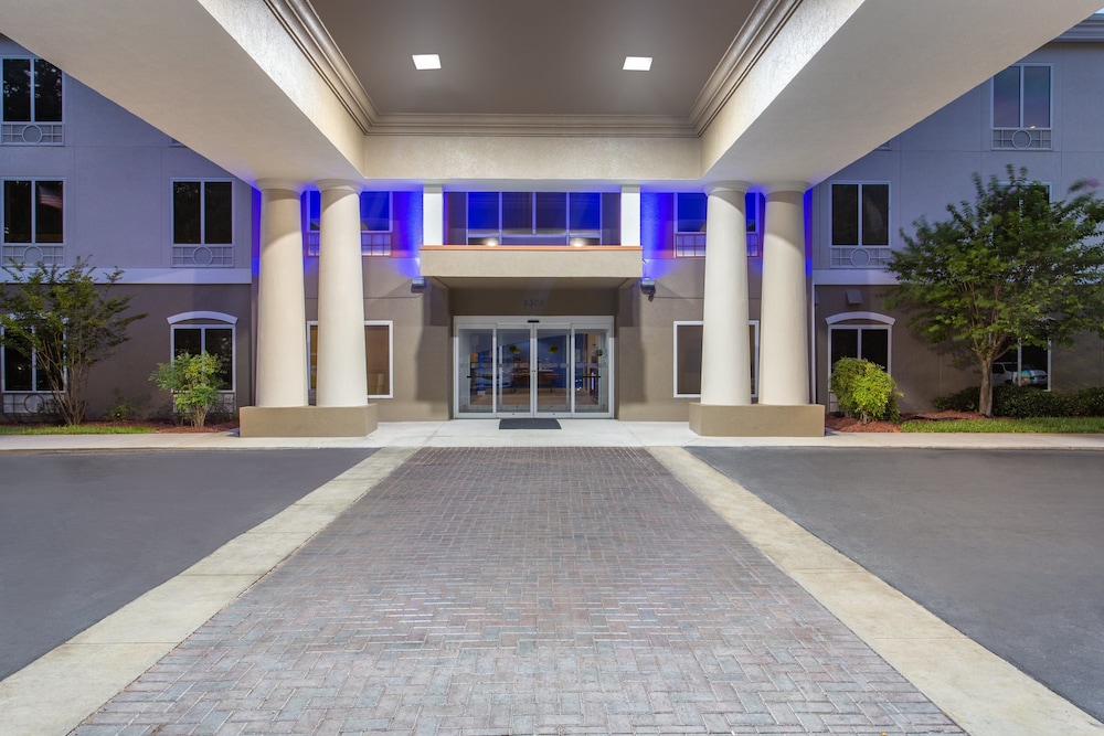 Holiday Inn Express Hotel & Suites Silver Springs Ocala by IHG - photo 33