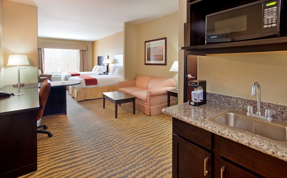 Holiday Inn Express Hotel & Suites Gallup East an IHG Hotel - photo 3