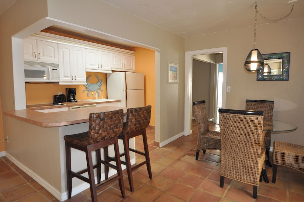 Lido Islander Inn - photo 31