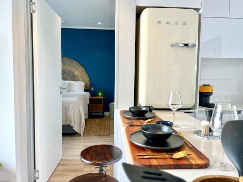 Peak of Cape Town apartment with rooftop pool — 4-Star Luxury Hotel in Cape Town, South Africa