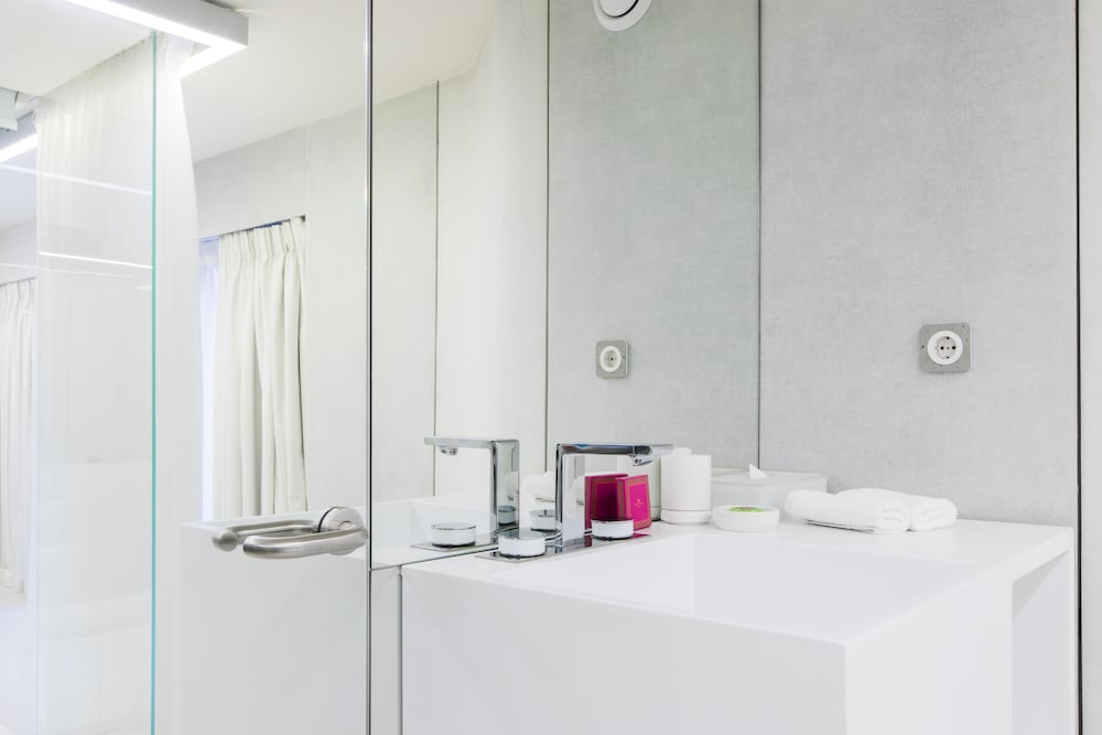 The Grove Design Hotel