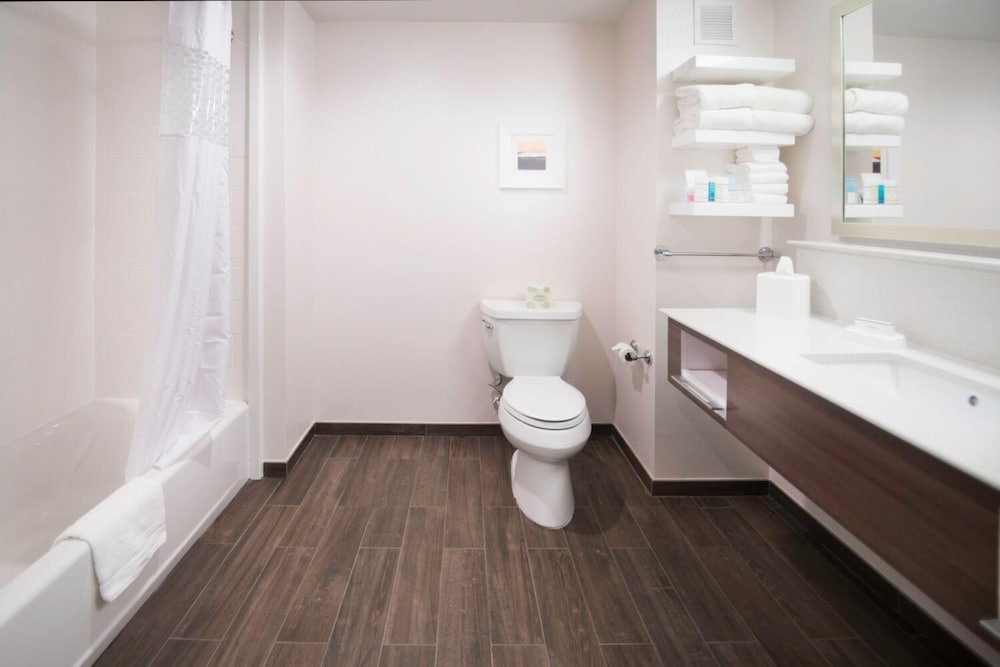 Hampton Inn & Suites La Porte - photo 23