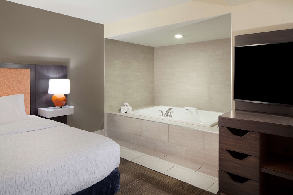 Hampton Inn Charleston Southridge - photo 28