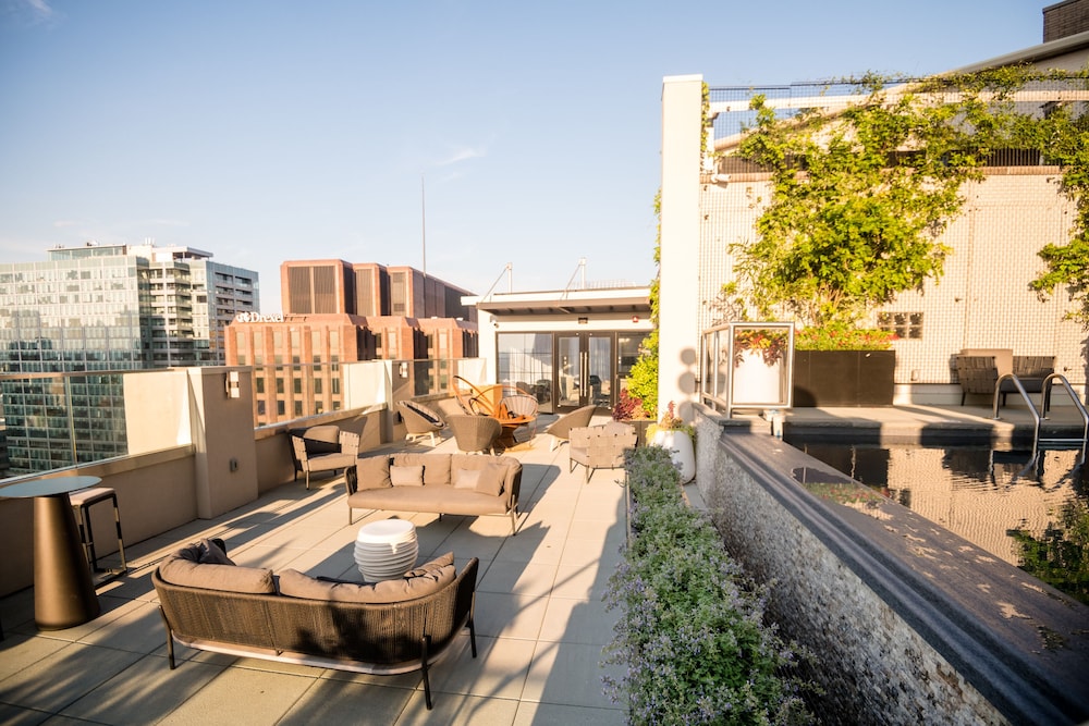 The Windsor Suites - photo 58