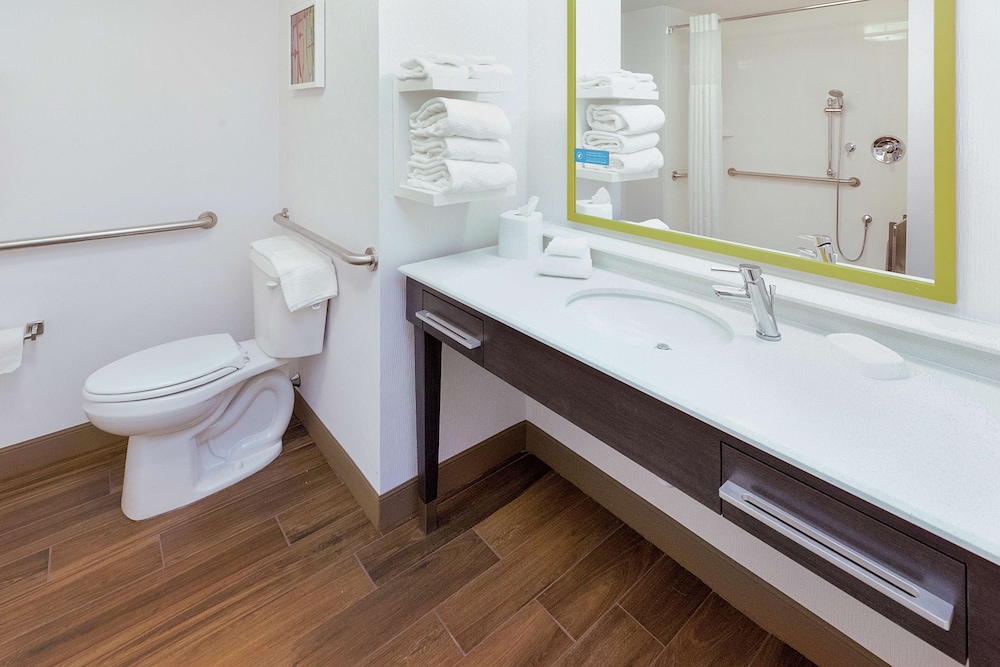 Hampton Inn & Suites Morgantown University Town Centre - photo 28
