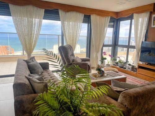 Exquisite Sunset Penthouse — 4-Star Luxury Hotel in Haifa, Israel