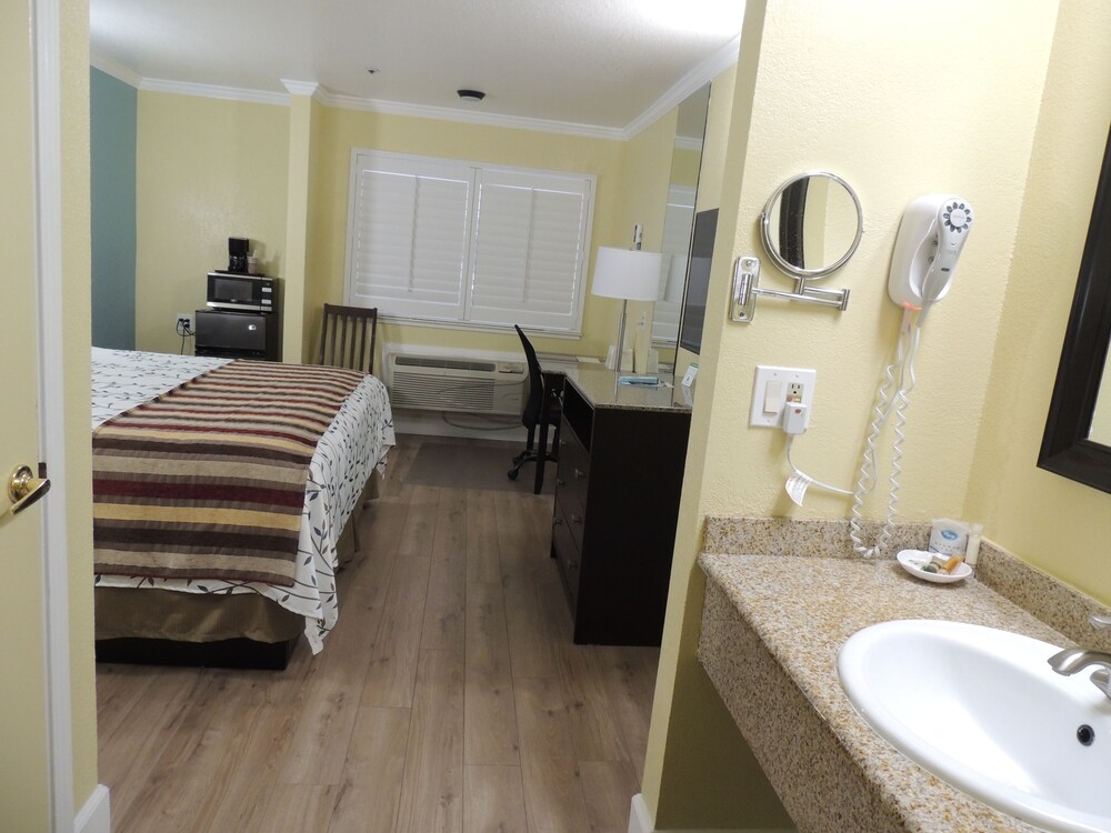 Pacific Inn of Redwood City - photo 44