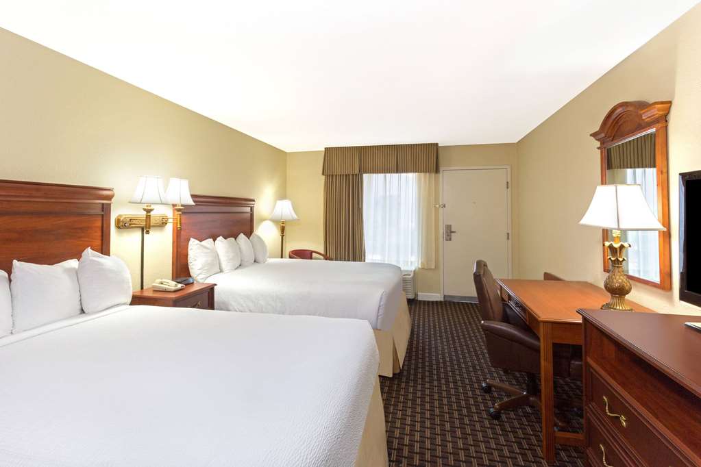 Days Inn by Wyndham Port Charlotte Punta Gorda - photo 8