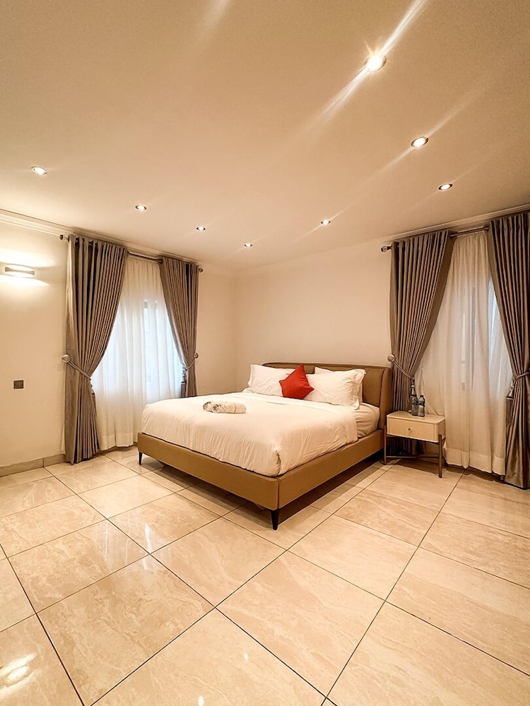 George Residence SDA Court Ikoyi — 4-Star Luxury Hotel in Lagos, Nigeria