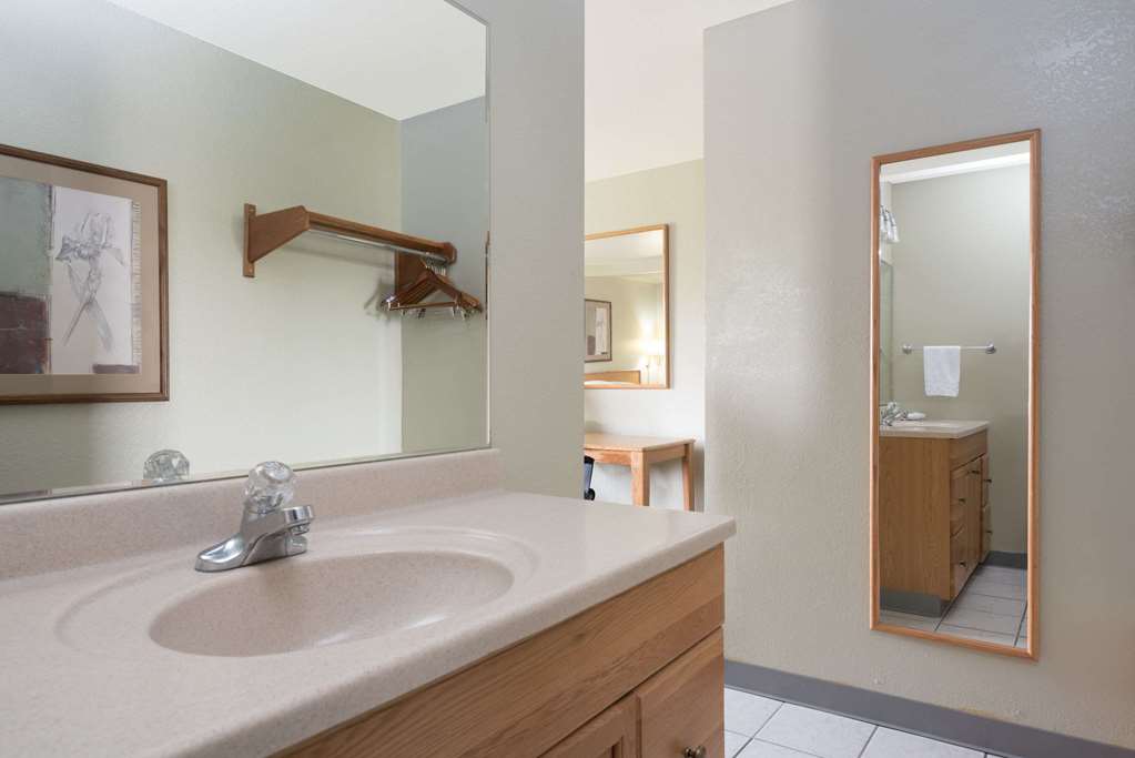 Super 8 by Wyndham Billings - photo 25