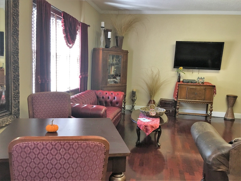 Colts Neck Inn Hotel - photo 25