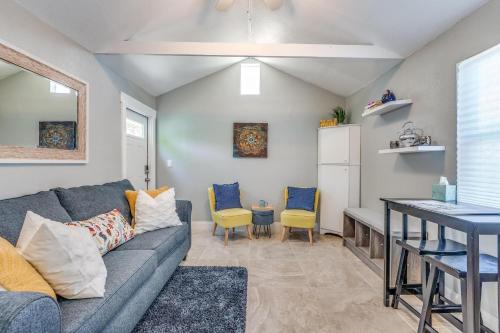 Cozy Comfy Studio With Full Sofa Bed And Kitchenette — West Palm Beach