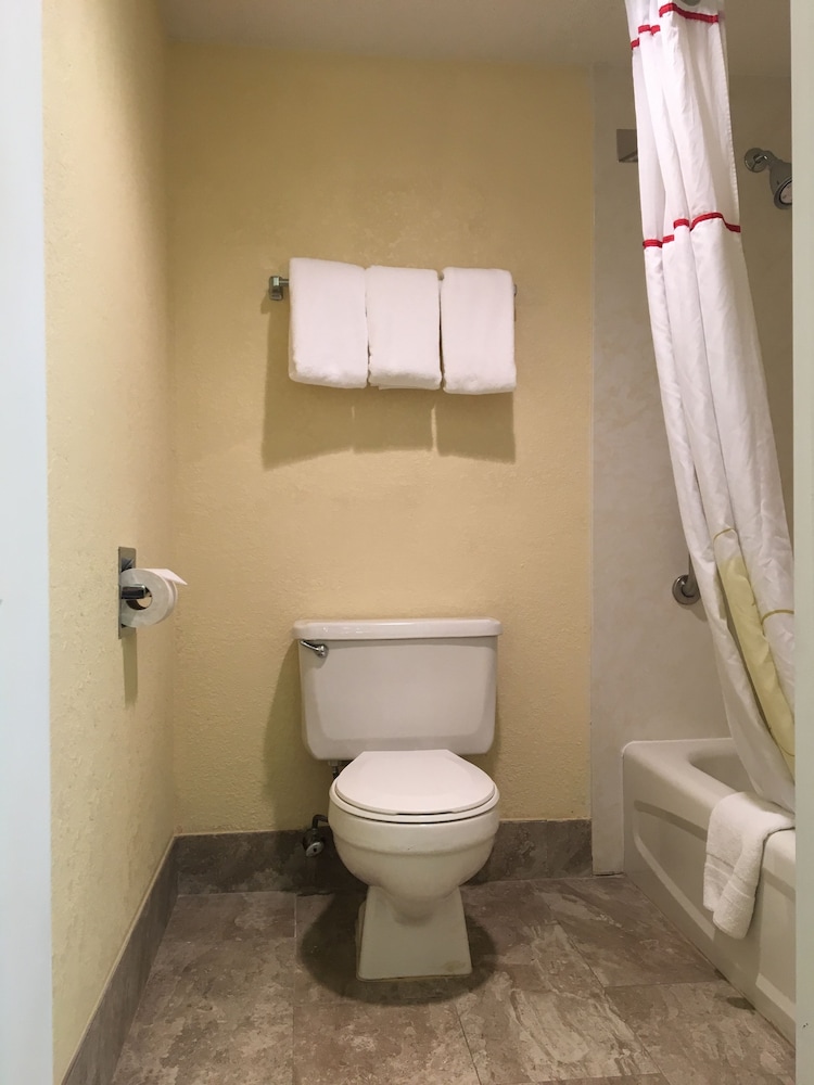 Affordable Suites of America Grand Rapids - photo 26