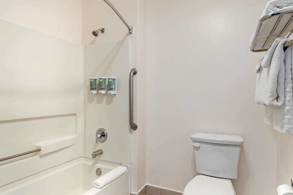 Best Western Salinas Monterey Hotel - photo 31