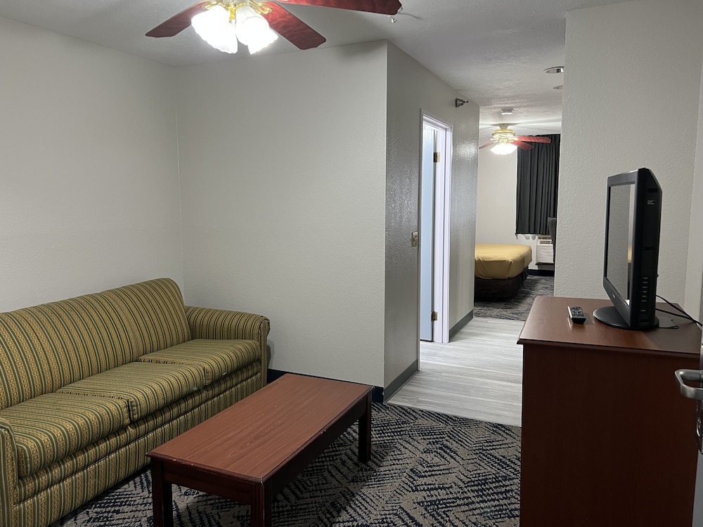 Baymont by Wyndham Omaha SW - photo 8