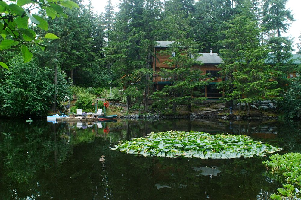 Pearson's Pond Luxury Inn & Spa — 4-Star Luxury Hotel in Juneau, United States