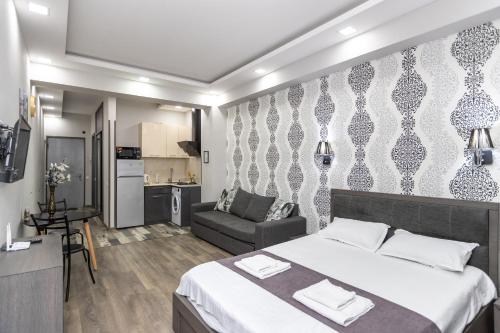 Golden Room Apartments 04