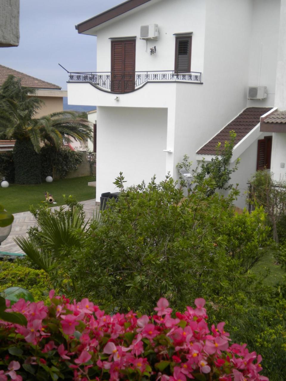 Domusangeladue — carbon neutral stay, Matera