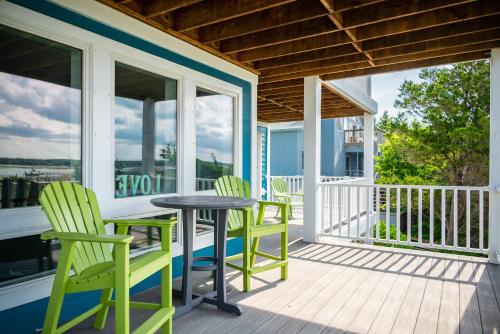 Pier Pleasure by Oak Island Accommodations - photo 16