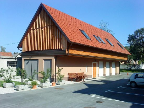 Guest accomodation Klancar - carbon neutral hotel in Ig