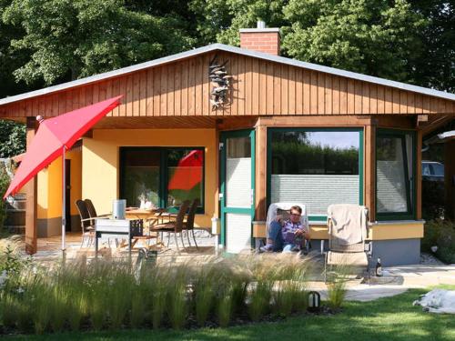 Komfortables Ferienhaus — hotel in Neukalen