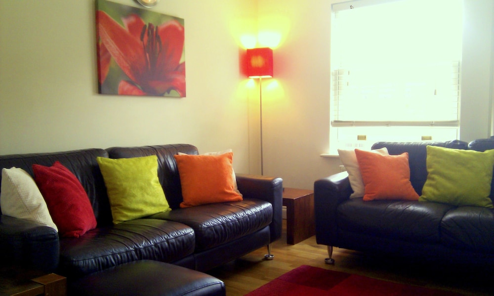 The Bath House Apartments — 4-Star Luxury Hotel in Bath, United Kingdom