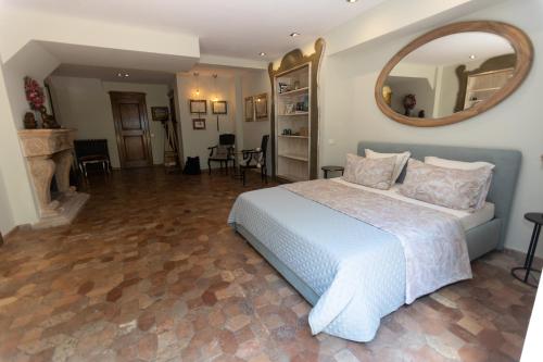 Villa Veio — 4-Star Luxury Hotel in Sacrofano, Italy