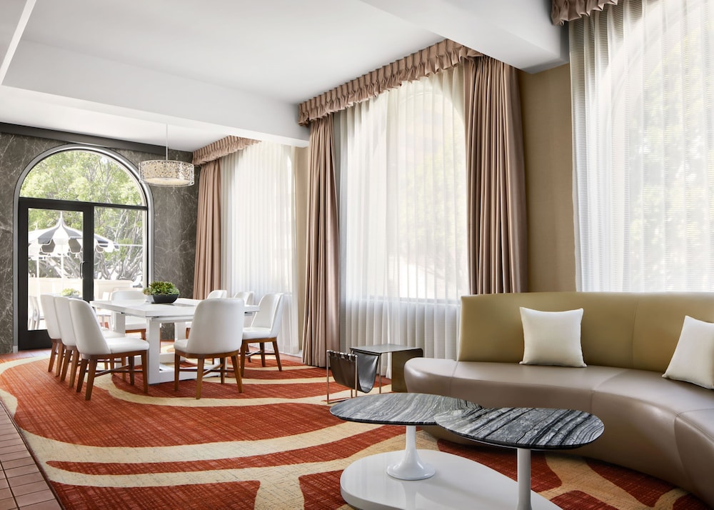 Pasadena Hotel & Pool - photo 23