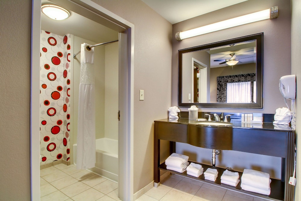 Hampton Inn Birmingham Leeds - photo 31