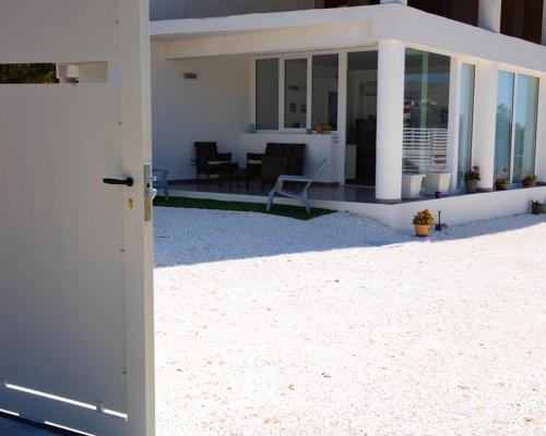White house — 4-Star Luxury Hotel in Avola, Italy