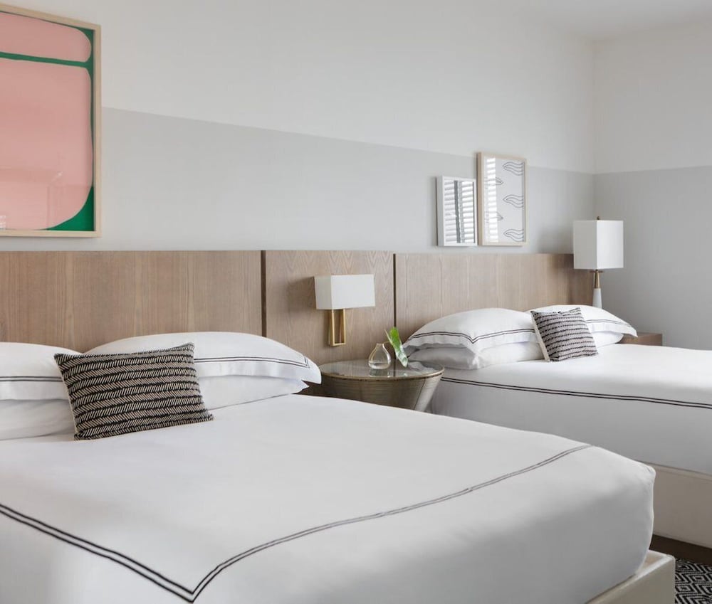Kimpton Surfcomber Hotel by IHG - photo 12