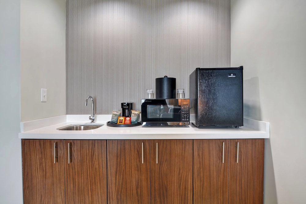 Courtyard by Marriott Bentonville Rogers Promenade - photo 34
