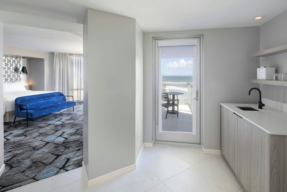 Renaissance Daytona Beach Oceanfront Hotel - photo 13