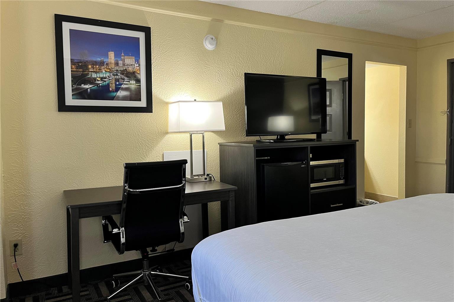 Baymont by Wyndham Indianapolis Airport Lynhurst - photo 25