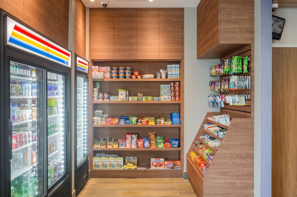 Holiday Inn Express & Suites Miami Airport East by IHG - photo 64