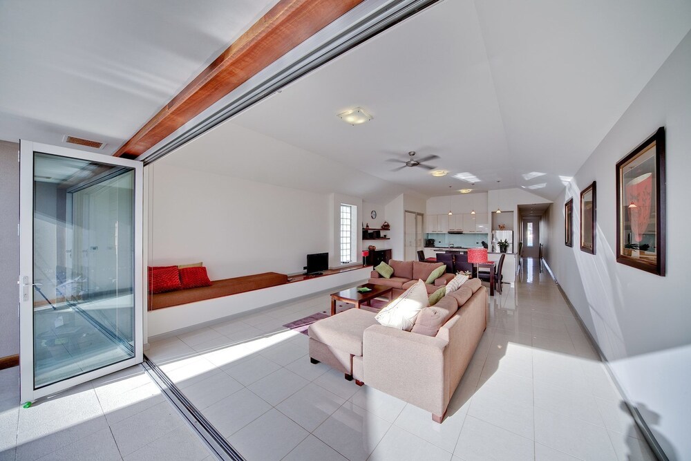 32A On Sackville — 4-Star Luxury Hotel in Port Fairy, Australia