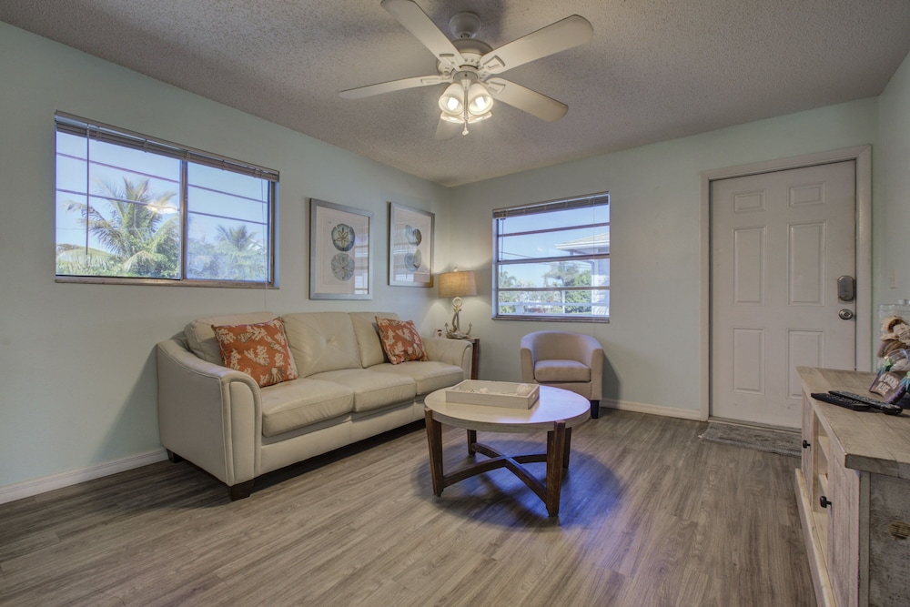 Beach Retreat Unit B By Anna Maria - photo 2