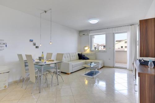 Apartment Frlan — 4-Star Luxury Hotel in Liznjan, Croatia