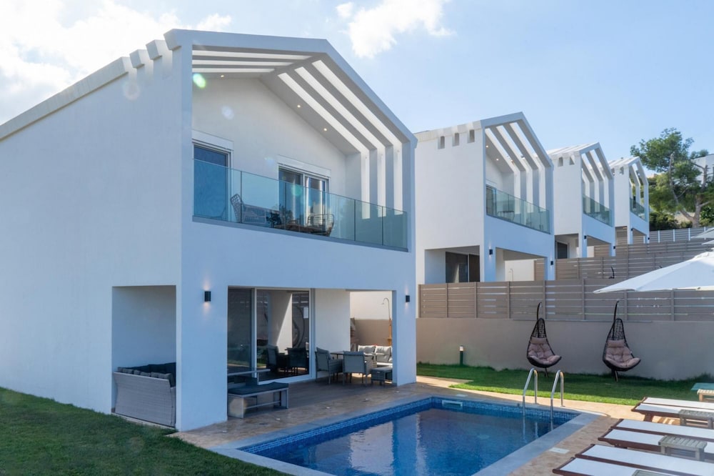 Nevelo Quality Villas — 4-Star Luxury Hotel in Gerani, Greece