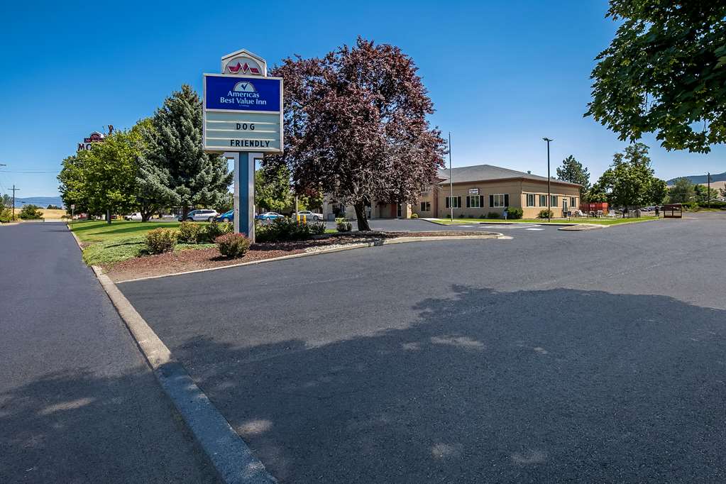 Americas Best Value Sandman Inn - photo 2
