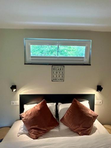 Oosterschelde Lodge met veel privacy en dicht bij het water — 4-Star Luxury Hotel in Scherpenisse, Netherlands
