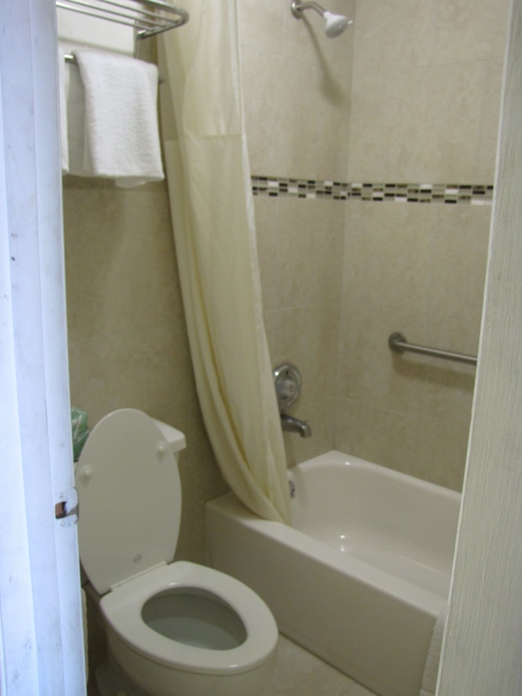 Budget Host Inn - photo 18