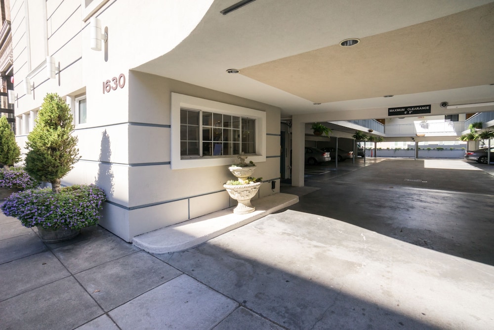 Nob Hill Motor Inn - photo 14