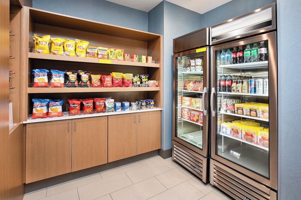 Holiday Inn Express Hotel & Suites Defiance by IHG - photo 13
