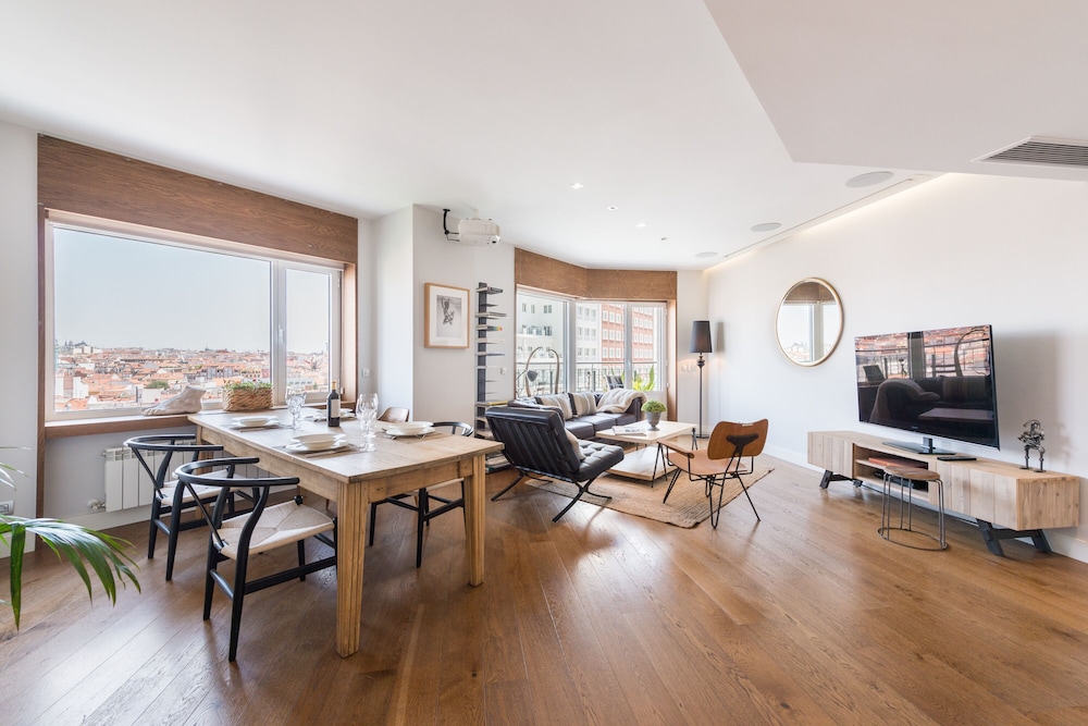 Torre de Madrid Plaza MADFlats Collection — 4-Star Luxury Hotel in Madrid, Spain